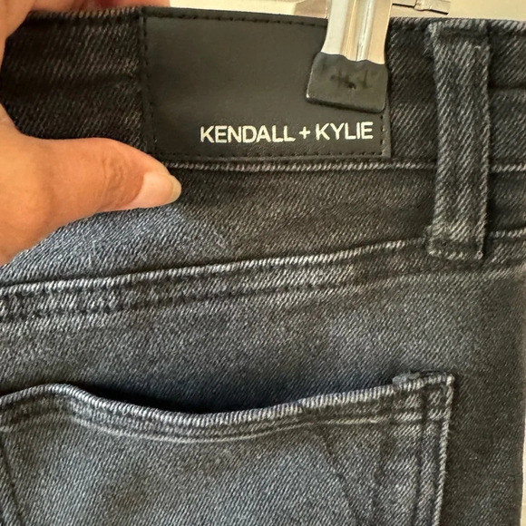 Kendall & Kylie Drifter High Rise Cuffed Cutoff Shorts Junior's Sz 13/31 Denim - Picture 3 of 7